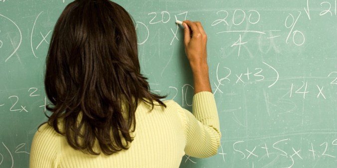 http%3A%2F%2Fi.huffpost.com%2Fgen%2F1660695%2Fthumbs%2Fo-FEMALE-MATH-TEACHER-REAR-facebook